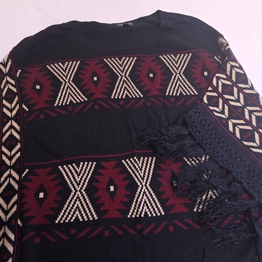 Hannah Poncho Sweater Womens L Black Burgundy Geometric Fringe Boho Festival